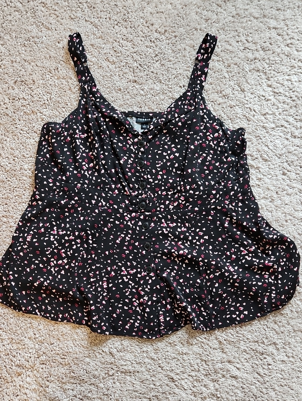 torrid Black Cami with Pink, Burgandy & White Heart Like Motif